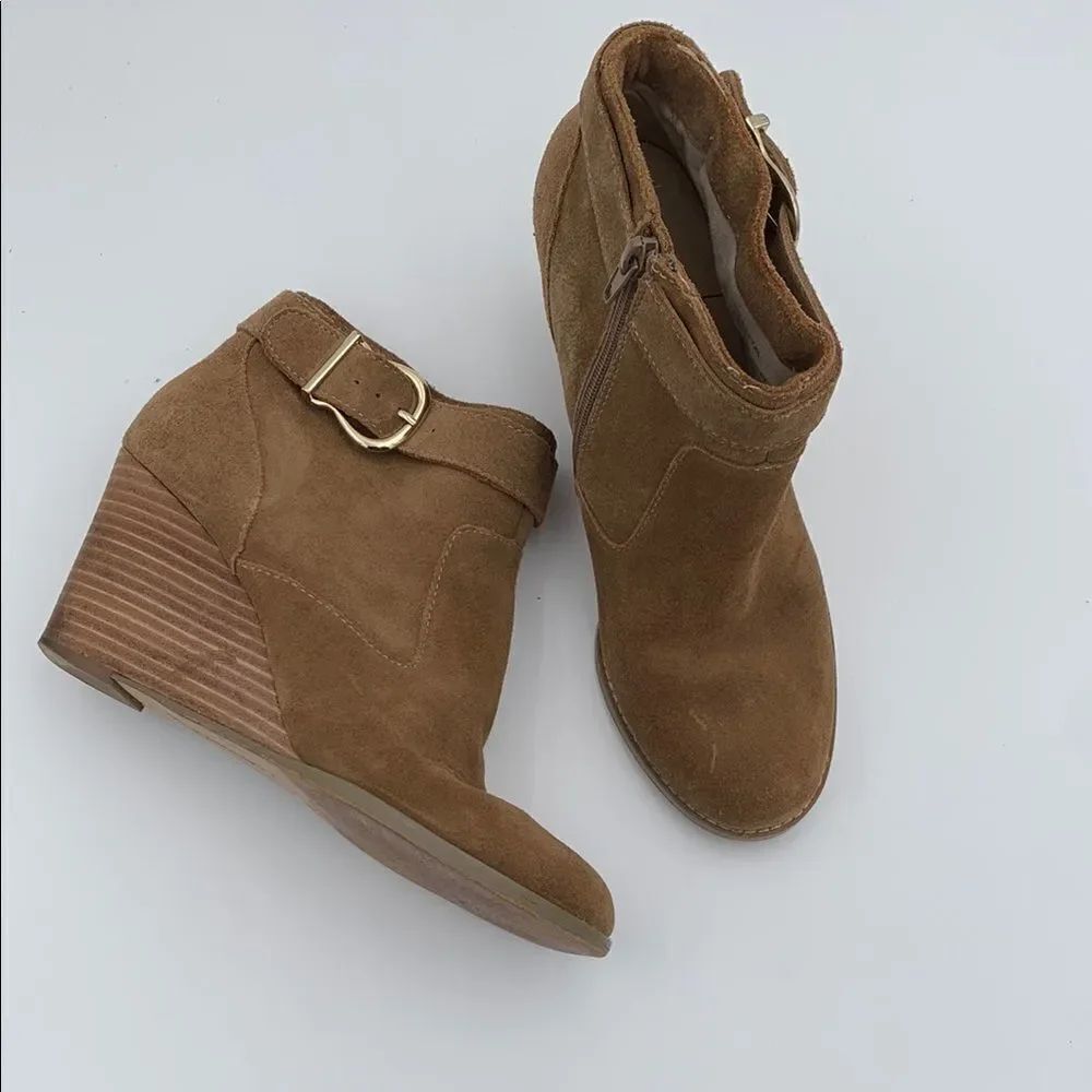 Sole Society Peytal Brown Suede Wedge Ankle Boots Womans size 9